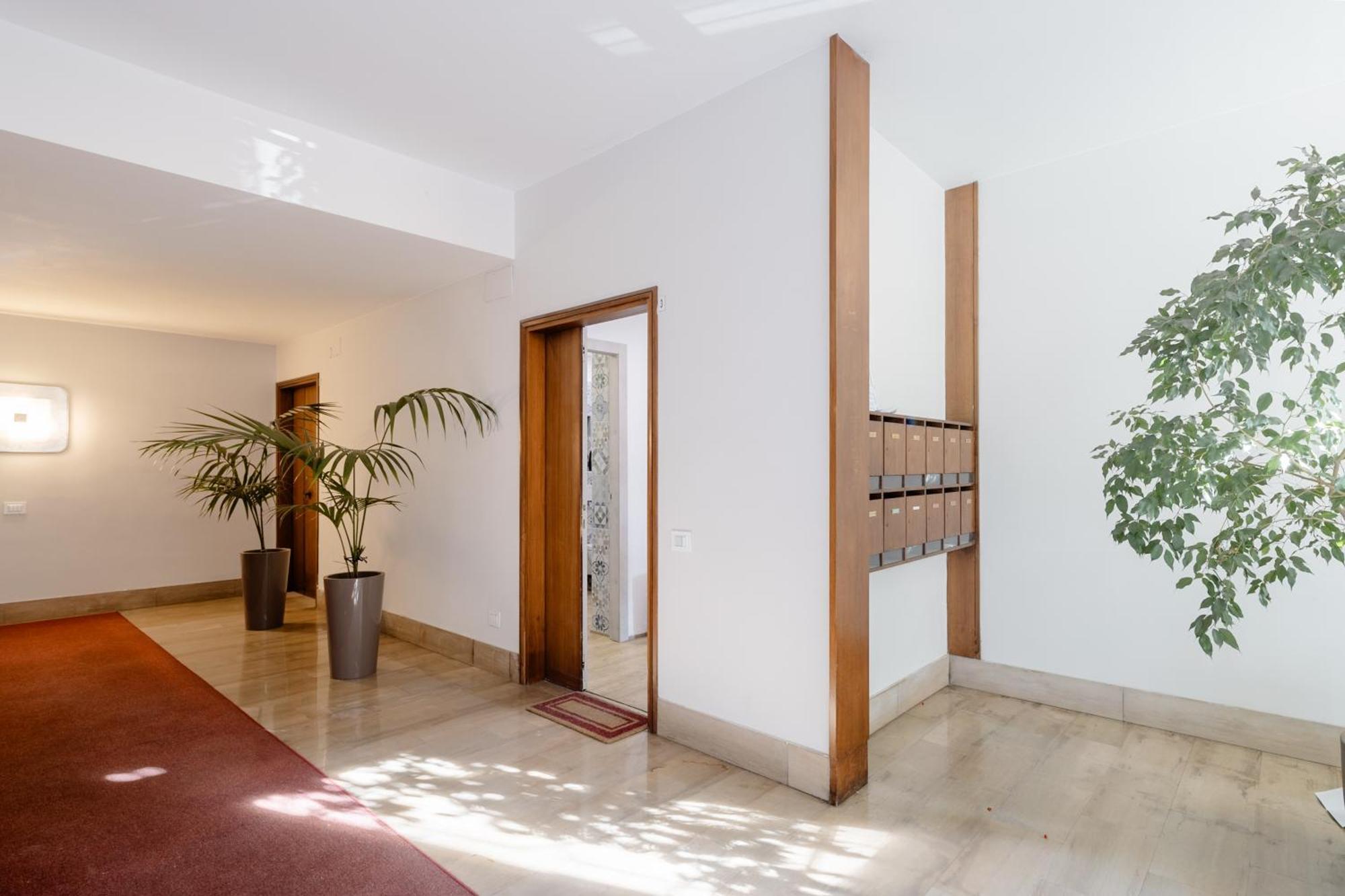 Apartamento Open The Classic Wooden Shutters At A Cozy Nest *